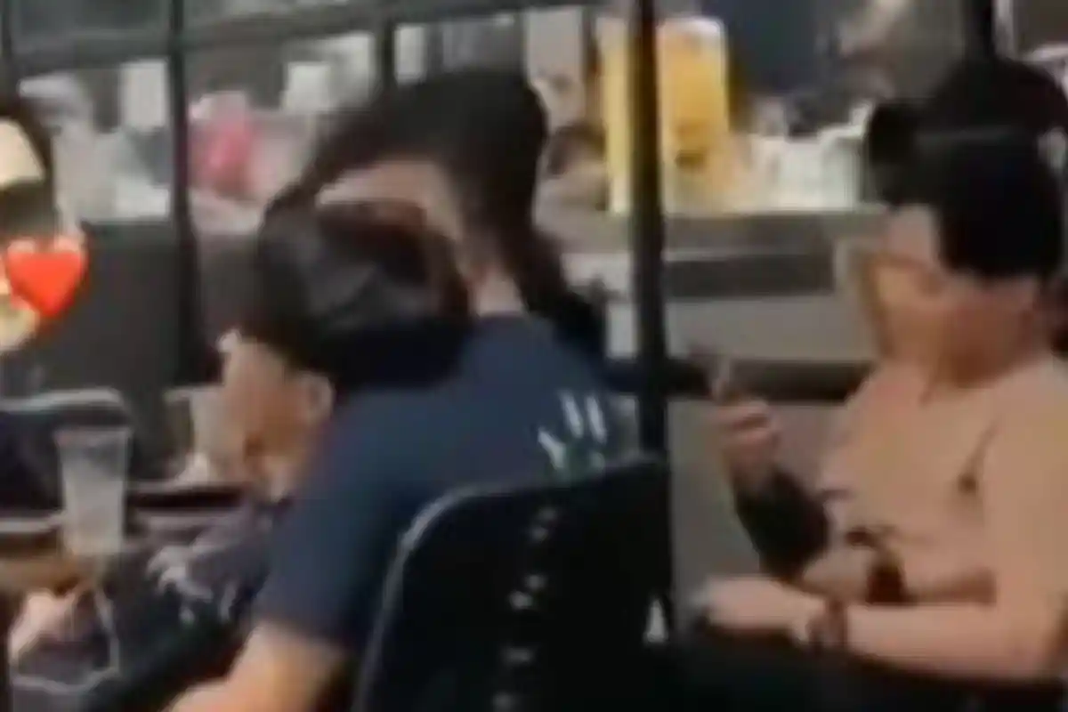 FAKTA 4 Pria Pangku-pangkuan di Kafe WOW Pancoran: Identitas Terkuak, Ditutup, Orangtua Kena Getah