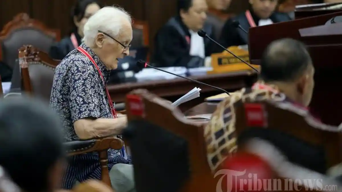 Romo Magnis Jadi Saksi Ganjar-Mahfud, Hasto PDIP: Ibu Mega Senang jika Dipanggil MK