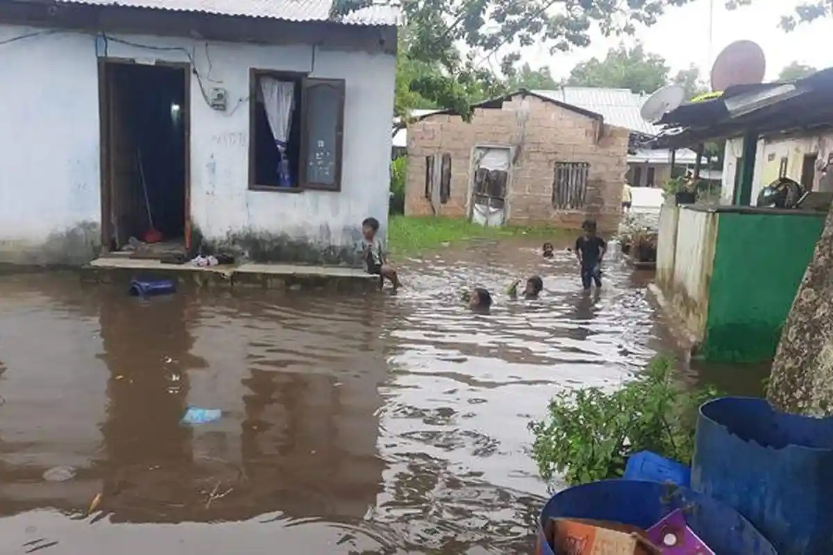 Puluhan Rumah di Desa Kurnia Jaya Manggar Belitung Timur Tergenang Banjir Rob Setinggi 60 Cm