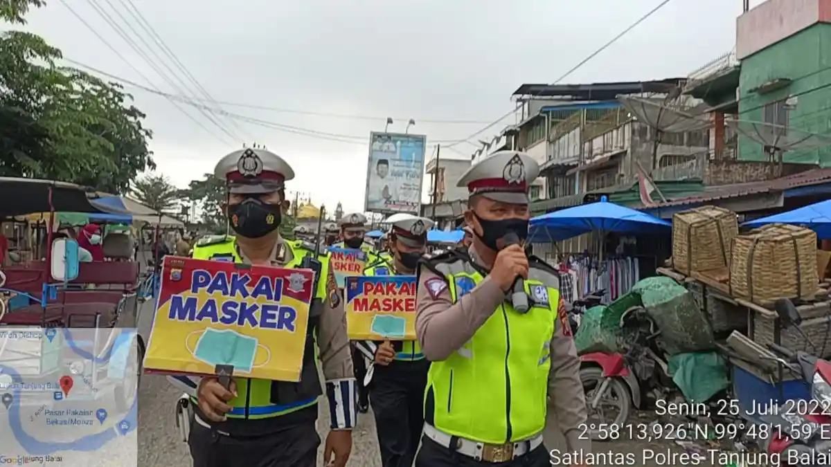 Kendalikan Covid-19 Satlantas Polres Tanjungbalai Public Speaking Imbau Warga Keluar Rumah Bermasker