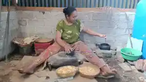 TITI-JAGUNG-Vince-Keneka-Muli-35-warga-Kampung-Lewopao-Kecamatan-Ileng-Boleng.jpg