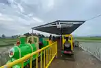 suasana-naik-kereta-api-mini-di-Dangdeur-Van-Java-2.jpg