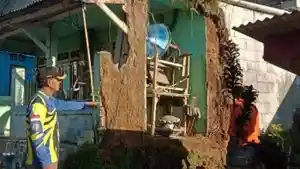 gempa-sukabumi-2092025-rumah-warga-rusak-1.jpg