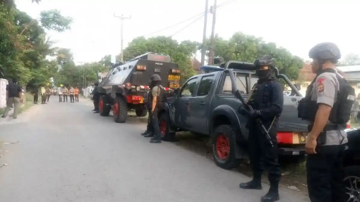 Terduga Teroris di Cirebon Disergap saat Isi Ulang Air Galon