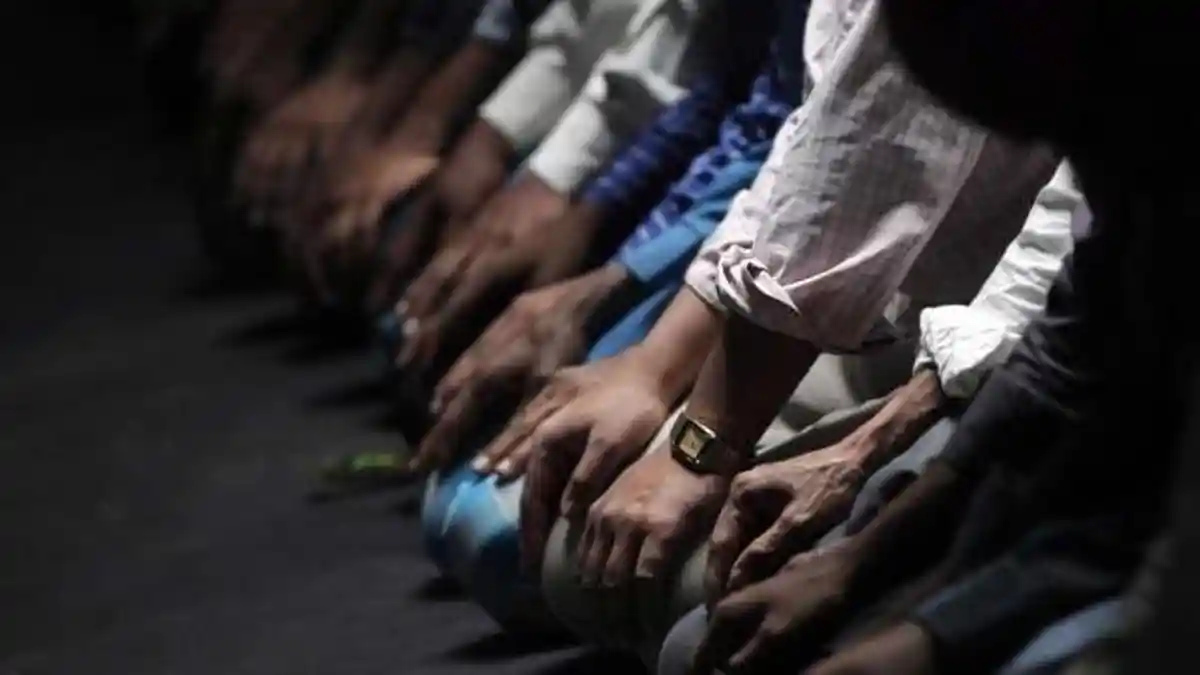 Malaikat Membagi-bagikan Rezeki di Waktu Ini