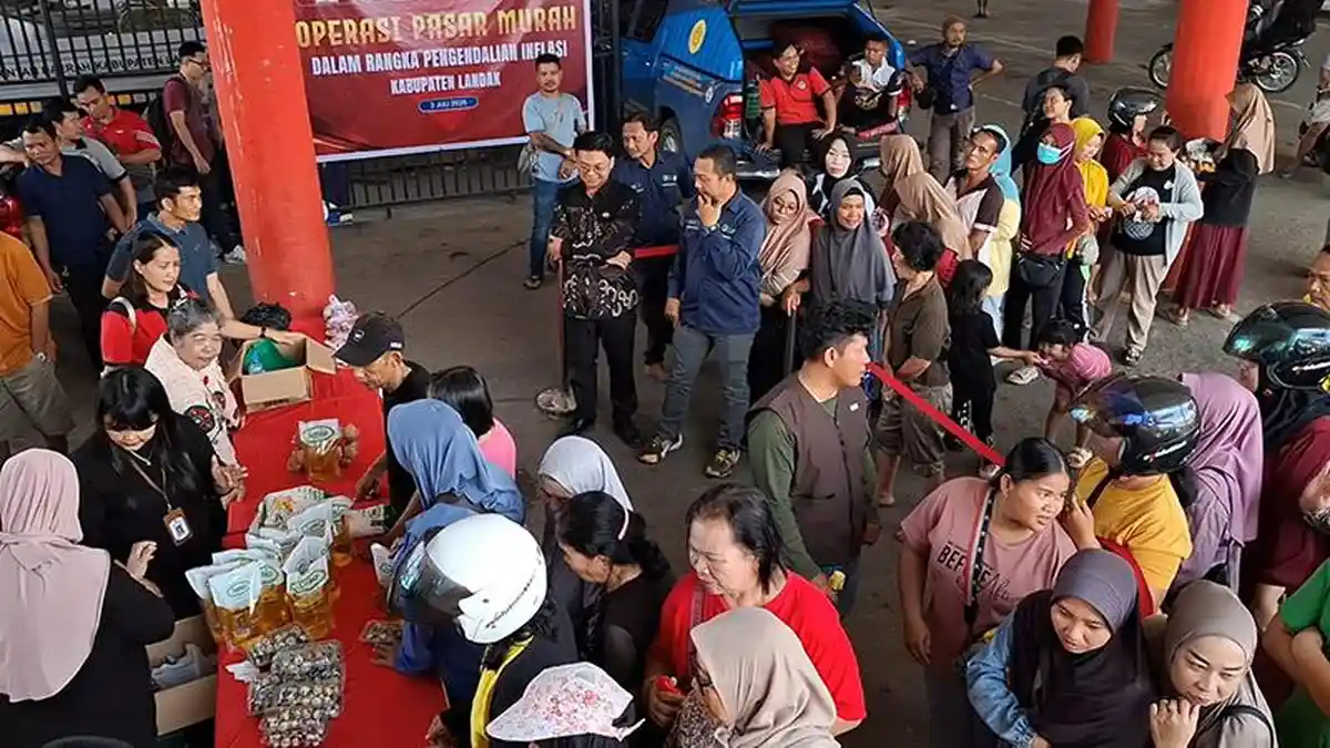 Pemkab Landak Operasi Pasar, Tekan Kenaikan Harga Bahan Pokok