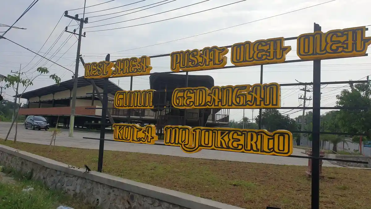 Bazar Murah Saat Uji Coba di Rest Area dan Pusat Oleh-oleh Gununggedangan