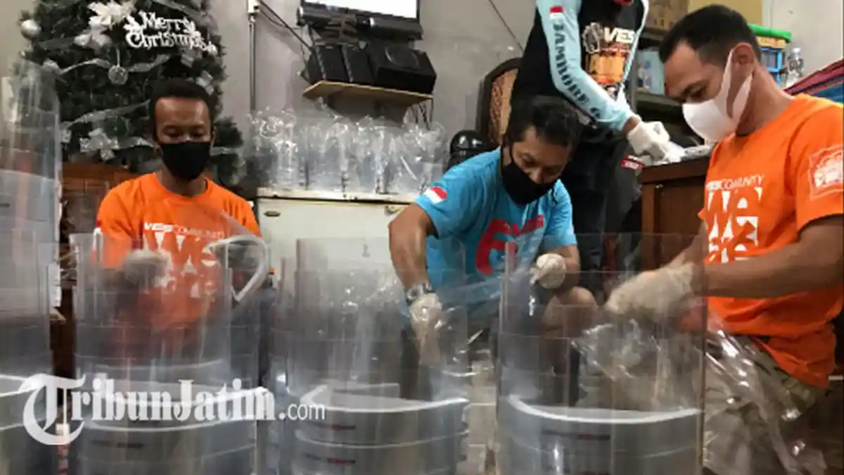 Komunitas Ves Bojogress Produksi 1.000 Face Shield untuk Tenaga Medis Surabaya, Sidoarjo dan Gresik