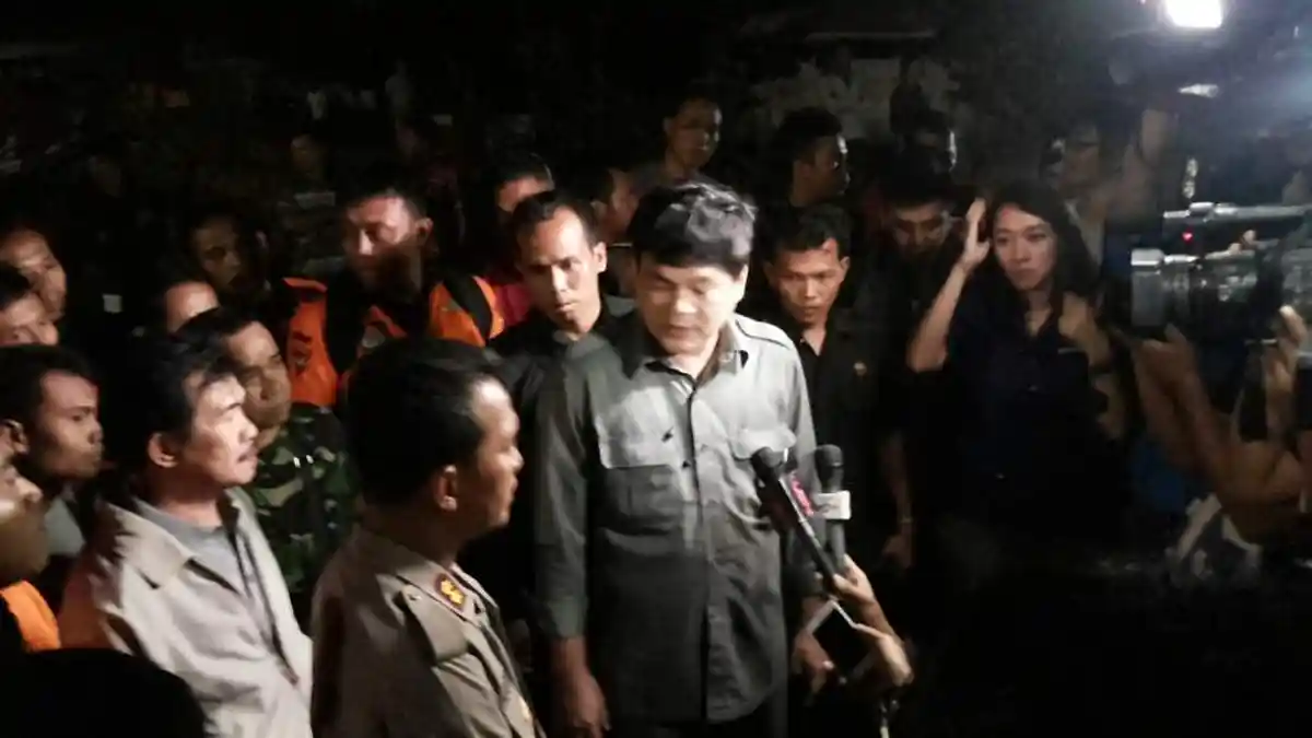 Adik Ahok Bikin Doa Bersama dan Upacara Adat demi AirAsia