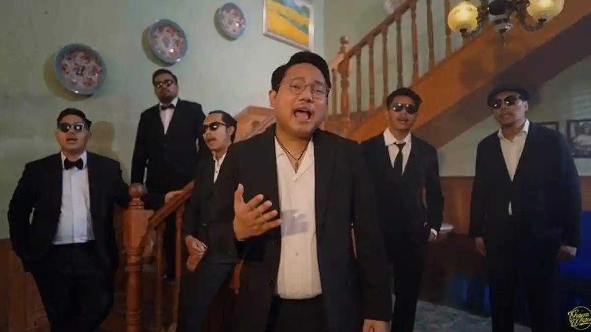 Arti Lagu Gampil Guyon Waton, Lirik: Ngancani Sliramu Pas Kowe Lagi Keloro-Loro