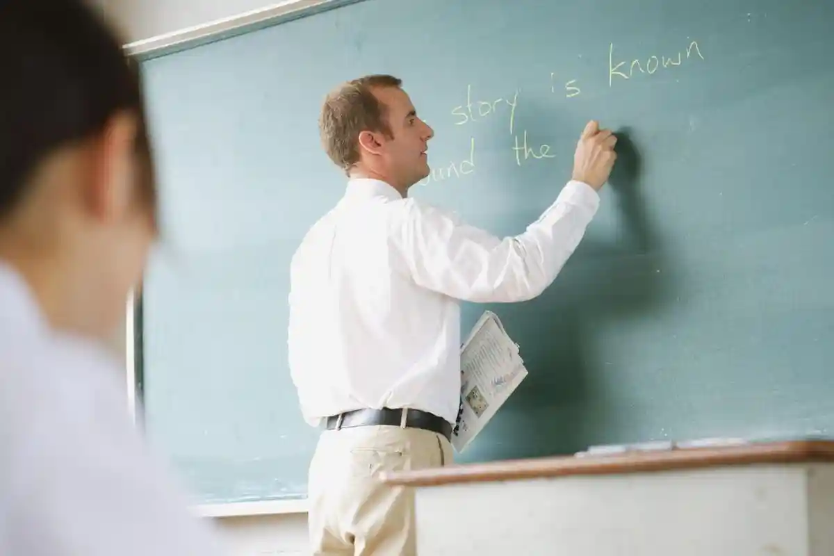 20 Ucapan Hari Guru Nasional 2025 Singkat dan Menyentuh Hati