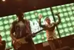 Penampilan Grup Band Maliq & D Essentials