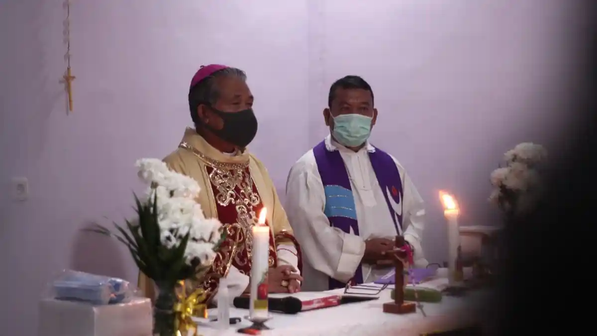 Uskup Agung Pontianak Mgr Agustinus Nostalgia di Paroki St Petrus dan Paulus Sekadau