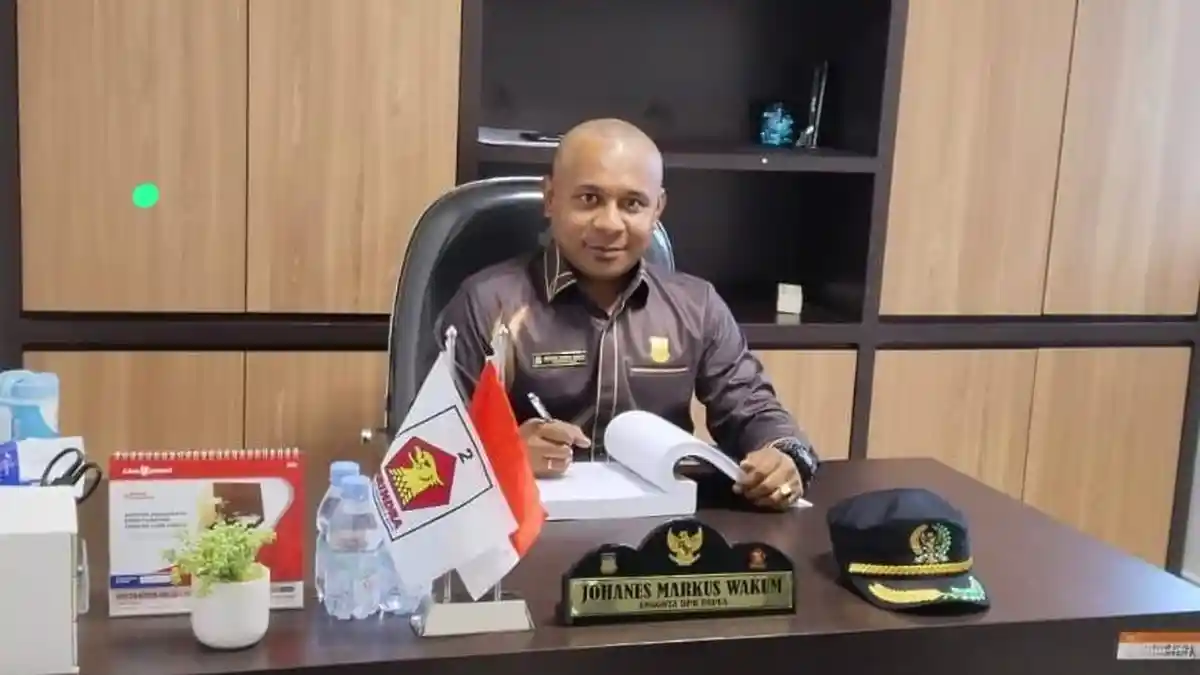 Johanes Wakum: Dari Alumni STPI Curug, Kini Membuka Jalan Pilot Muda Papua di Biak