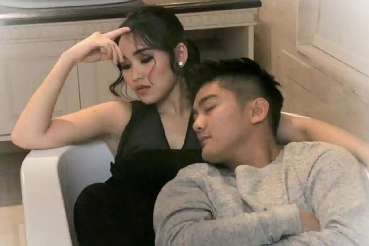 Foto Bareng Boy William di Toilet, Pose Ayu Ting Ting Jadi Sorotan