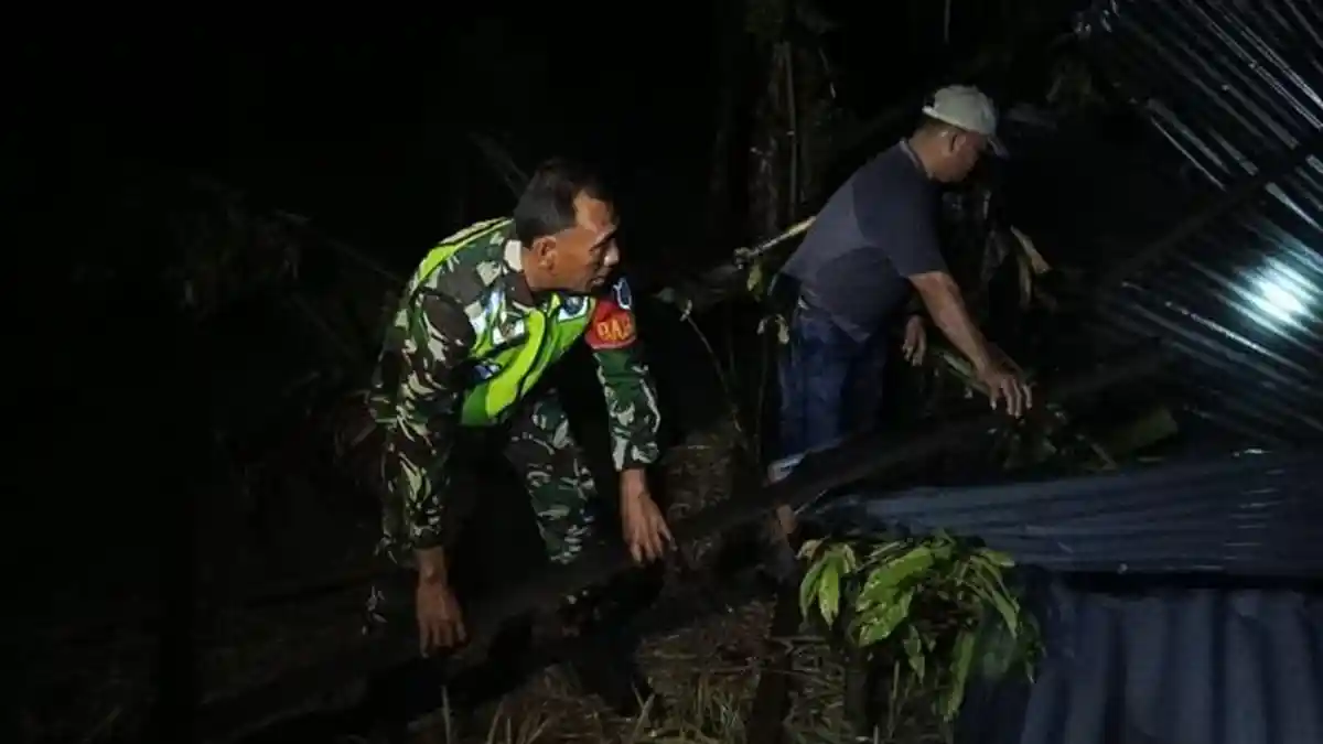 BREAKING NEWS - Angin Puting Beliung Terjang 14 Rumah di Aceh Tenggara, Ini Data BPBD