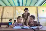 flores/Yustina-Yuniarti-Guru-honorer-yang-mengajar-di-Kelas-V-di-Sikka.jpg