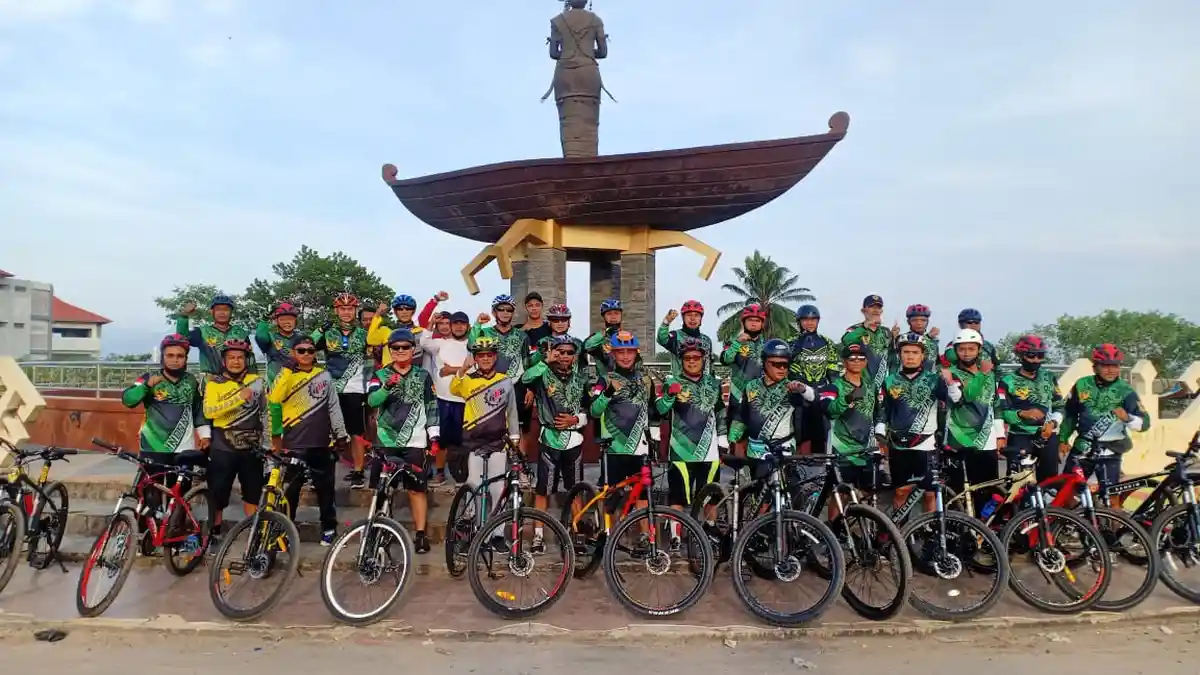 Kolonel Inf Romas Herlandes Gowes Bersama Komunitas Sepeda Gowes Kandis Club