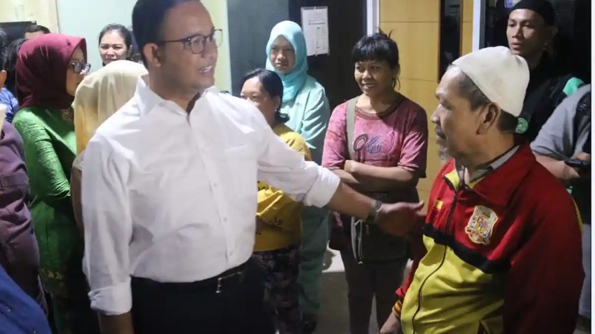 Gubernur Anies Jenguk Korban Tsunami Banten di RSUD Tarakan