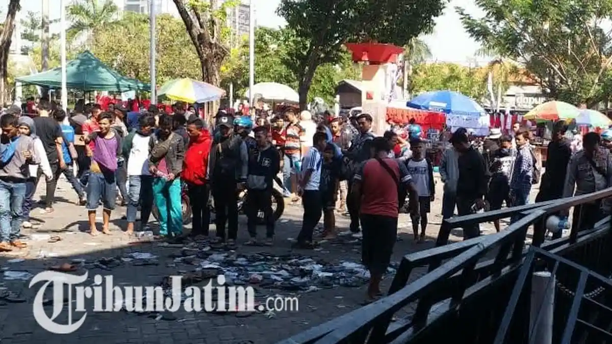 Jelang Indonesia vs Malaysia, Antre Sejak Subuh pun Tak Dapat Tiket