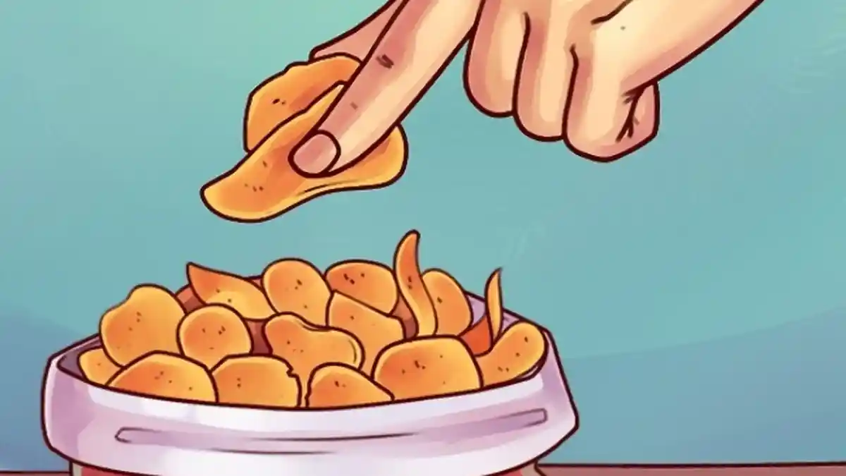 5 Trik Penting yang Jarang Diketahui Orang, dari Cara Makan Keripik yang Benar Hingga Minum Jus