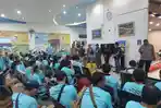 Para-PMI-bermasalah-yang-dideportasi-dari-Malaysia-saat-tiba-di-Dumai-Dok.jpg