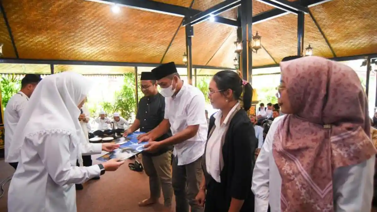 Pemkab Banyuwangi Berikan Tali Asih untuk Seniman - Budayawan