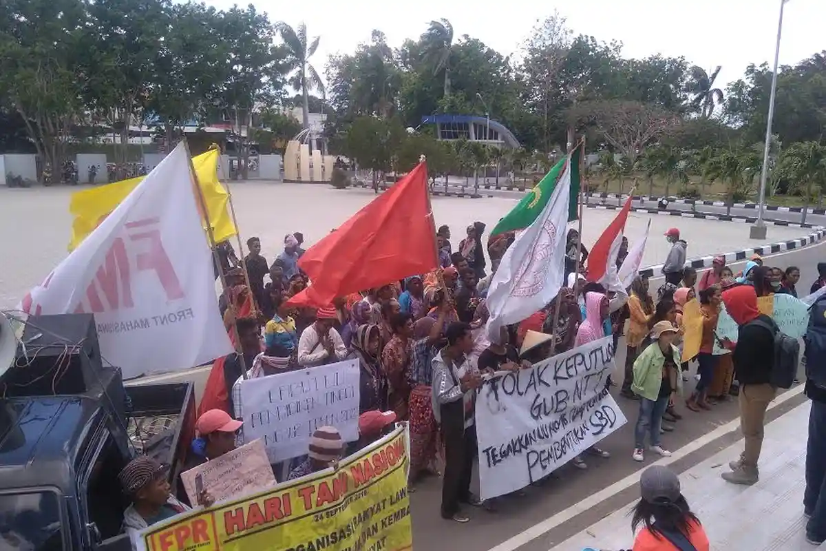 BREAKING NEWS : Front Perjuangan Rakyat Demo ke Kantor Gubernur  NTT