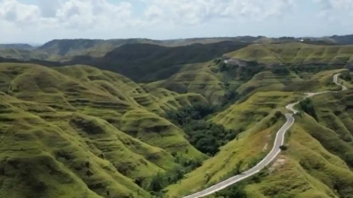 Wisata NTT, Jalan Tercantik di Indonesia ada di Tana Rara Sumba Timur