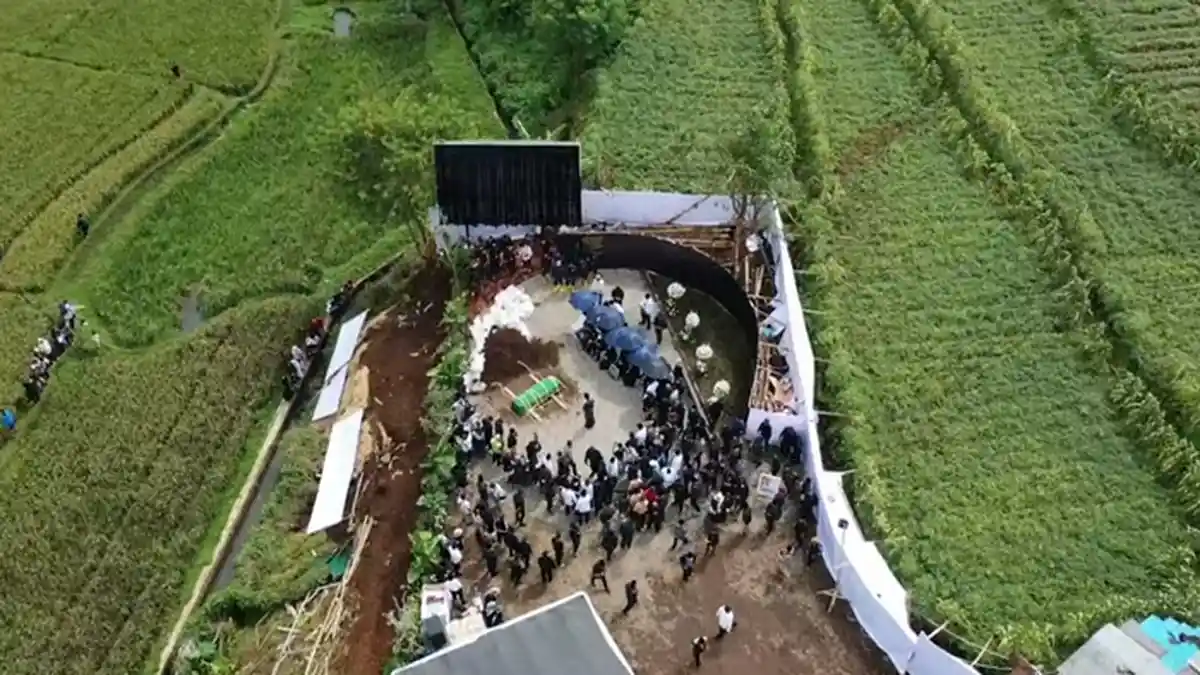 Tiba di Pemakaman, Jenazah Eril Langsung Diadzani