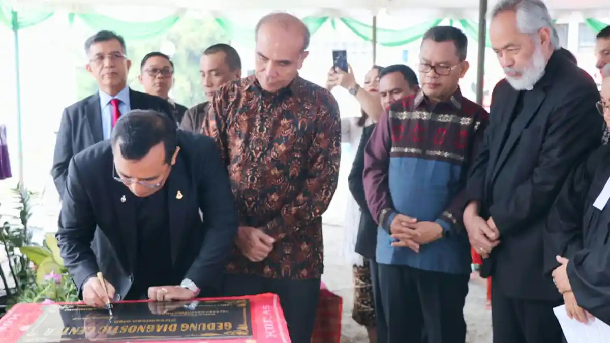 Bupati Toba Hadiri Peresmian Gedung Diagnostic Center dan Syukuran Gedung Rusunawa RSU HKBP Balige