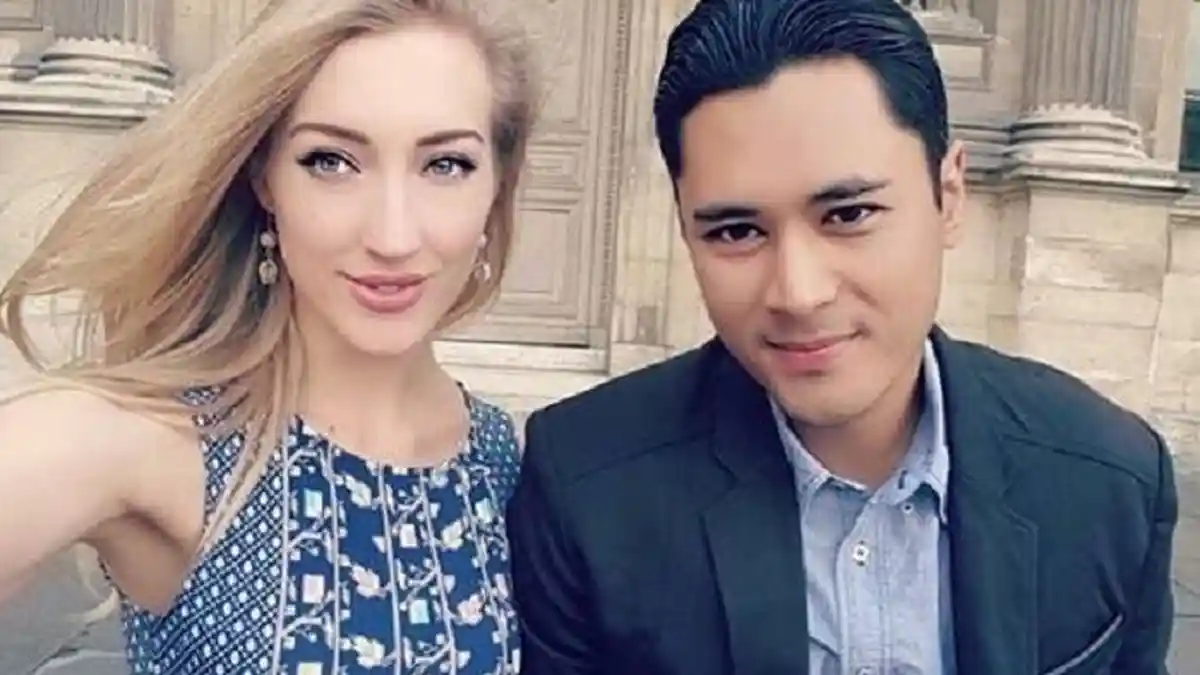 Gelar Acara Tedak Sinten, Istri Bule Panji Trihatmodjo, Varsha Strauss Tampil Cantik Kenakan Kebaya