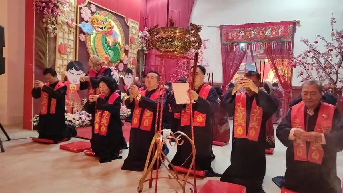 Rangkaian Sembahyang Imlek 2025 Umat Khonghucu, Berlangsung 2 Pekan hingga Cap Go Meh