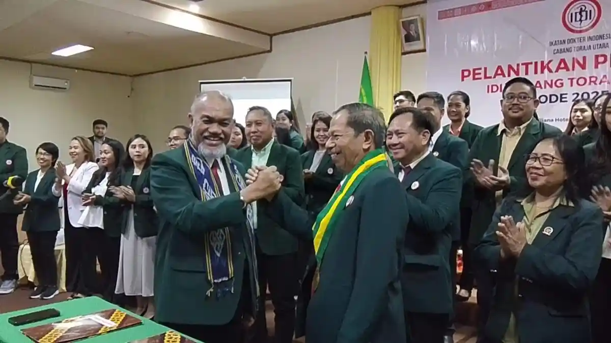 Hendrik Kala Timang Dilantik Sebagai Ketua IDI Toraja Utara Periode 2025-2028