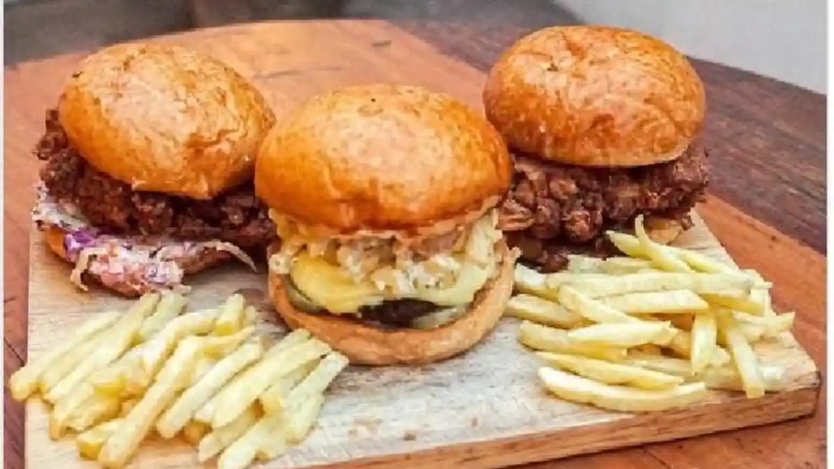 5 Rekomendasi Tempat Makan Burger Enak di Solo Jateng, Lawe Burgerbar hingga Makan Daging