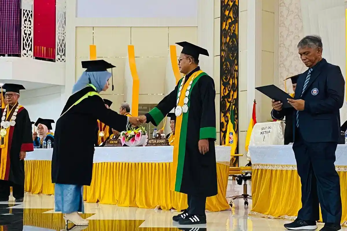 2.936 Mahasiswa UHO Kendari Diwisuda, Rektor Herman Ajak Lulusan Manfaatkan Beasiswa Pascasarjana