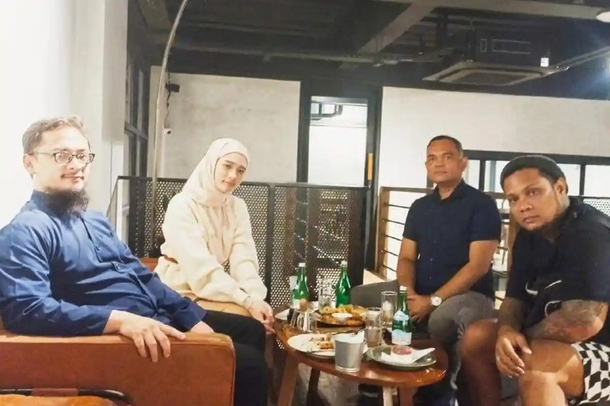 Temui Inara Rusli, Virgoun Dicibir Netizen Gara-gara Celana Pendek