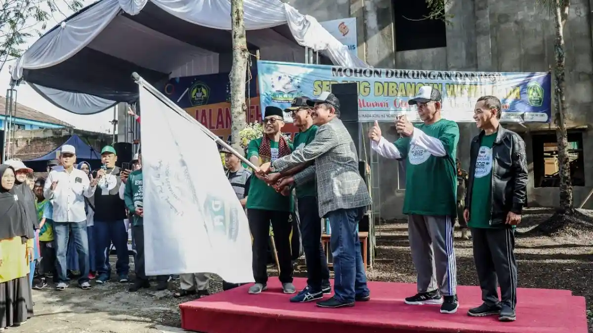 Bupati Ciamis Lepas Peserta Jalan Sehat dalam Rangkaian Acara Renui Akbar IKADA 2022