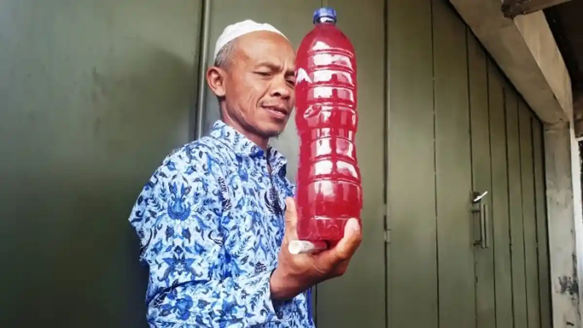 Sudah Seminggu Air PDAM yang Mengnaliri Warga Pleret Raya Solo Berwarna Merah