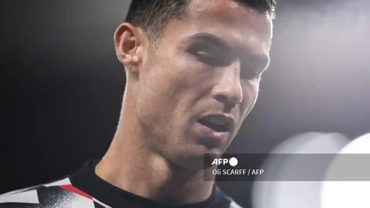 Hubungan Cristiano Ronaldo dan MU Memanas, PSG Siap Ambil Kesempatan Datangkan Sang Mega Bintang