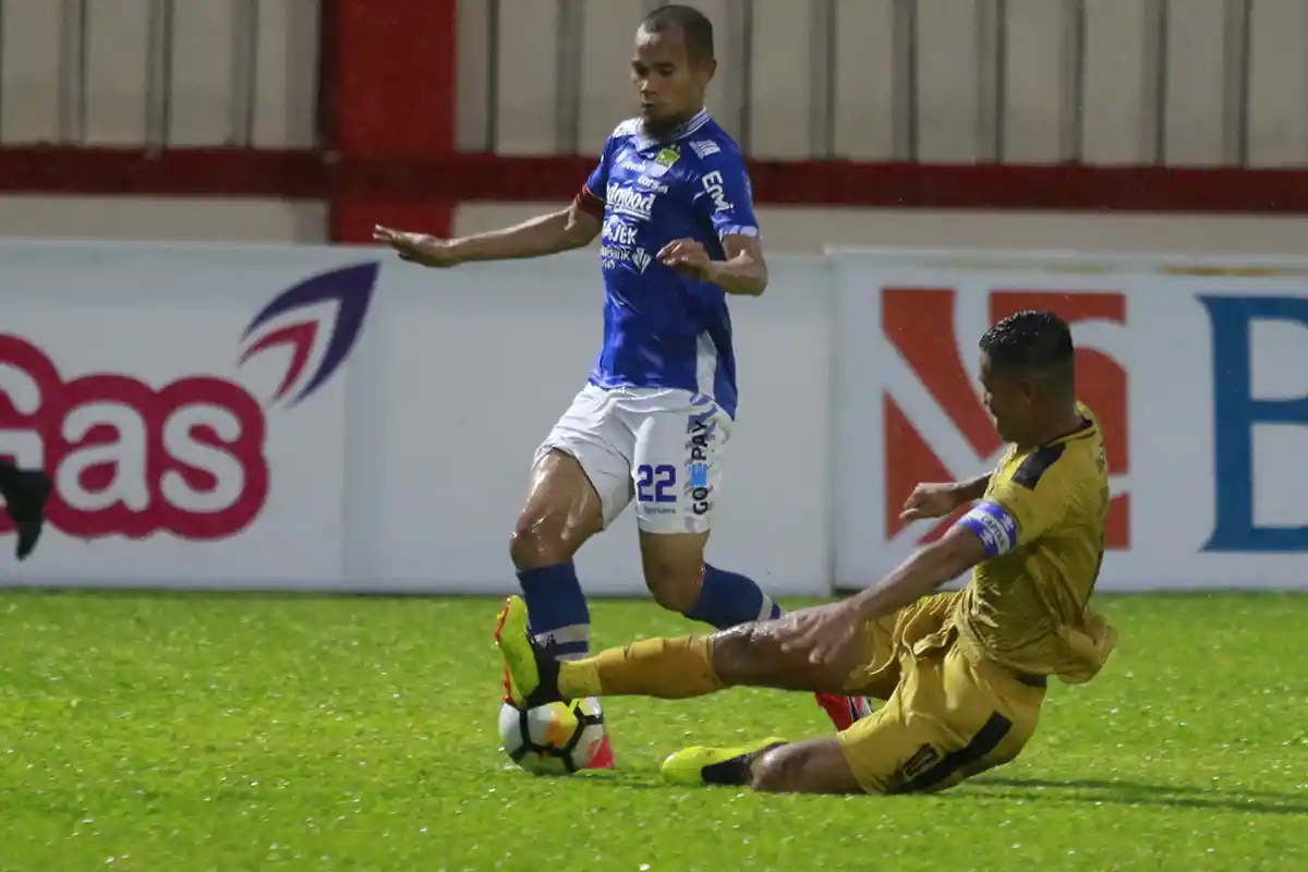 Selain Esteban Vizcarra, Persib Bandung Juga Kehilangan Pemain Ini Saat Bertandang ke Kanjuruhan