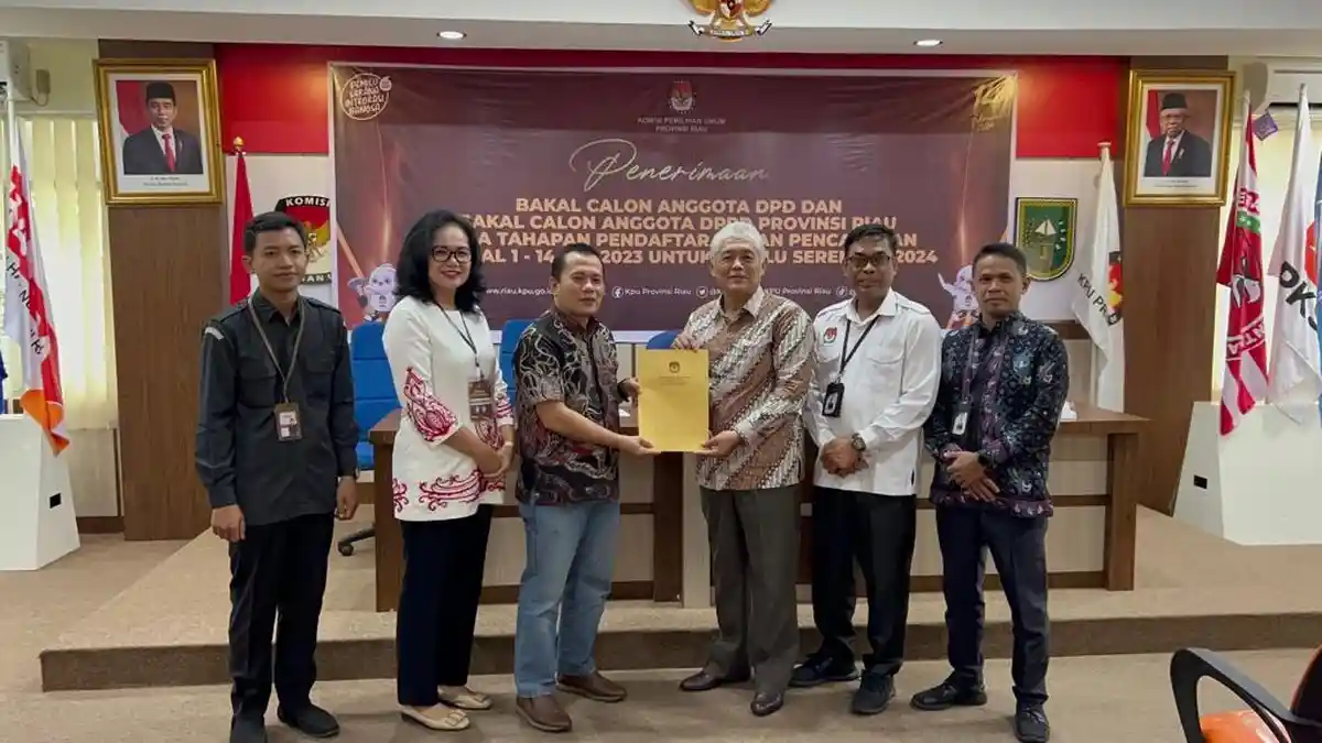 Anggota DPRD Riau Lampita Pakpahan Resmi Daftar DPD RI di KPU