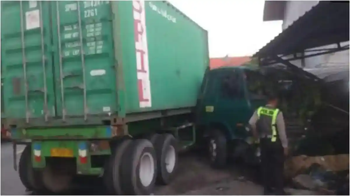 Kecelakaan Maut Melibatkan 5 Kendaraan di Jalur Tengkorak Sidoarjo, 2 Pemotor Tewas