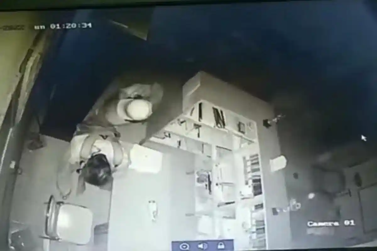 Kocak, Gondol TV LCD di SDN Mojokerto, Kawanan Maling Sempat-sempatnya Makan Kue Sisa Rapat Guru