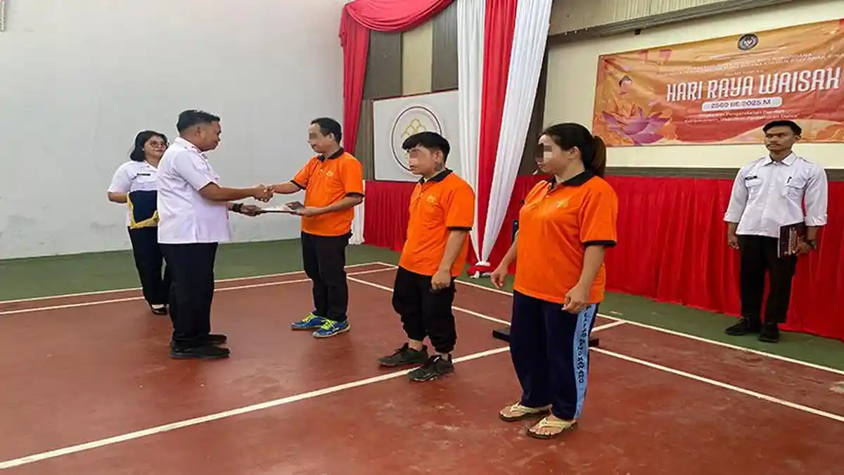 Sebanyak 72 Warga Binaan Lapas Singkawang Terima Remisi Khusus Waisak 2025