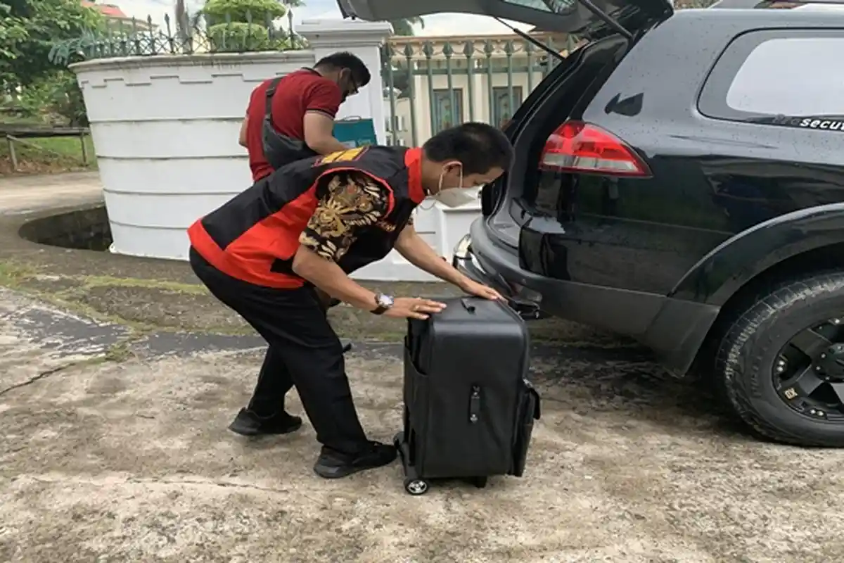 Koper yang Dibawa Tim Pidsus Kejati Sumsel Kini Berisikan Dokumen yang Disita di Rumah Eddy Hermanto