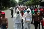 Pocong Buruh Demo Istana