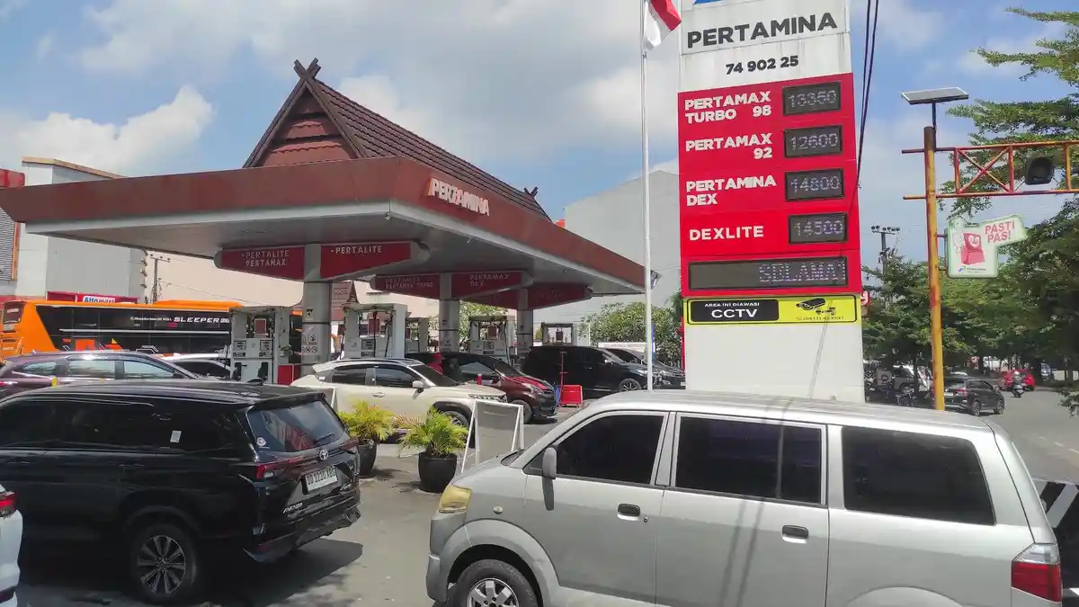 Harga BBM Nonsubsidi di Makassar Tak Naik, Pertamax 92 Rp12600 Per liter