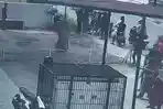 Viral Video Emak-emak Lempari Kantor Perusahaan Pembiayaan di Kebayakan Aceh Tengah