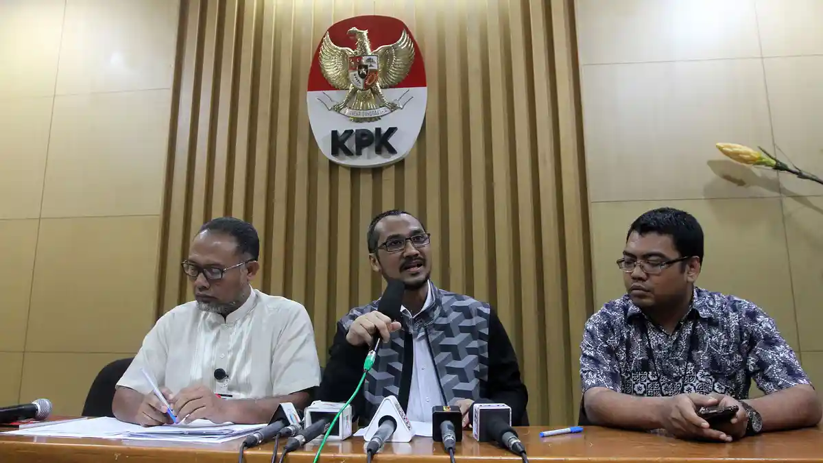 KPK Periksa Staf Walikota Airin Rahcmy Terkait Dugaan Korupsi Pengadaan Alkes